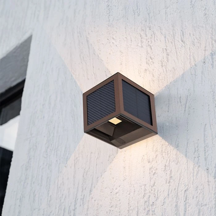 Sieninis šviestuvas 9W LED sieninis įkraunamas šviestuvas su saulės baterija ir judesio davikliu, rudas, 3000/4000/6000K, IP65