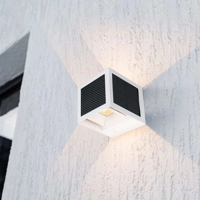 Sieninis šviestuvas 9W LED sieninis įkraunamas šviestuvas su saulės baterija ir judesio davikliu, baltas, 3000/4000/6000K, IP65