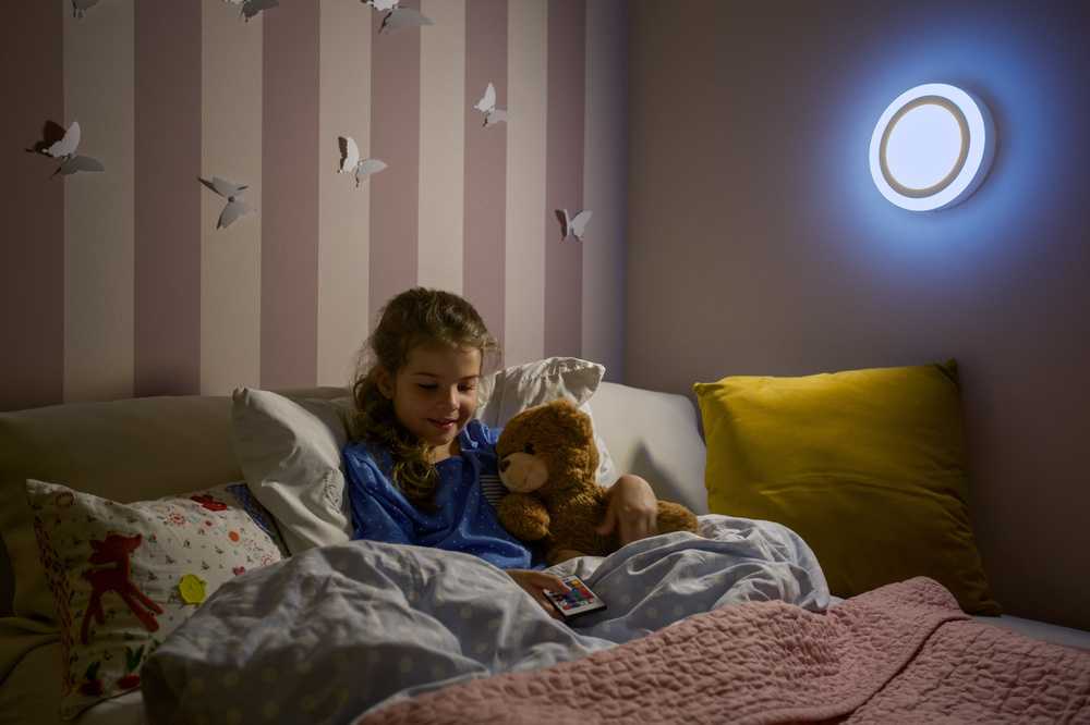 Lubinis šviestuvas Ledvance 19W šviestuvas su nuotoliniu valdymu LED COLOR + Baltas RD, baltas, 3000K
