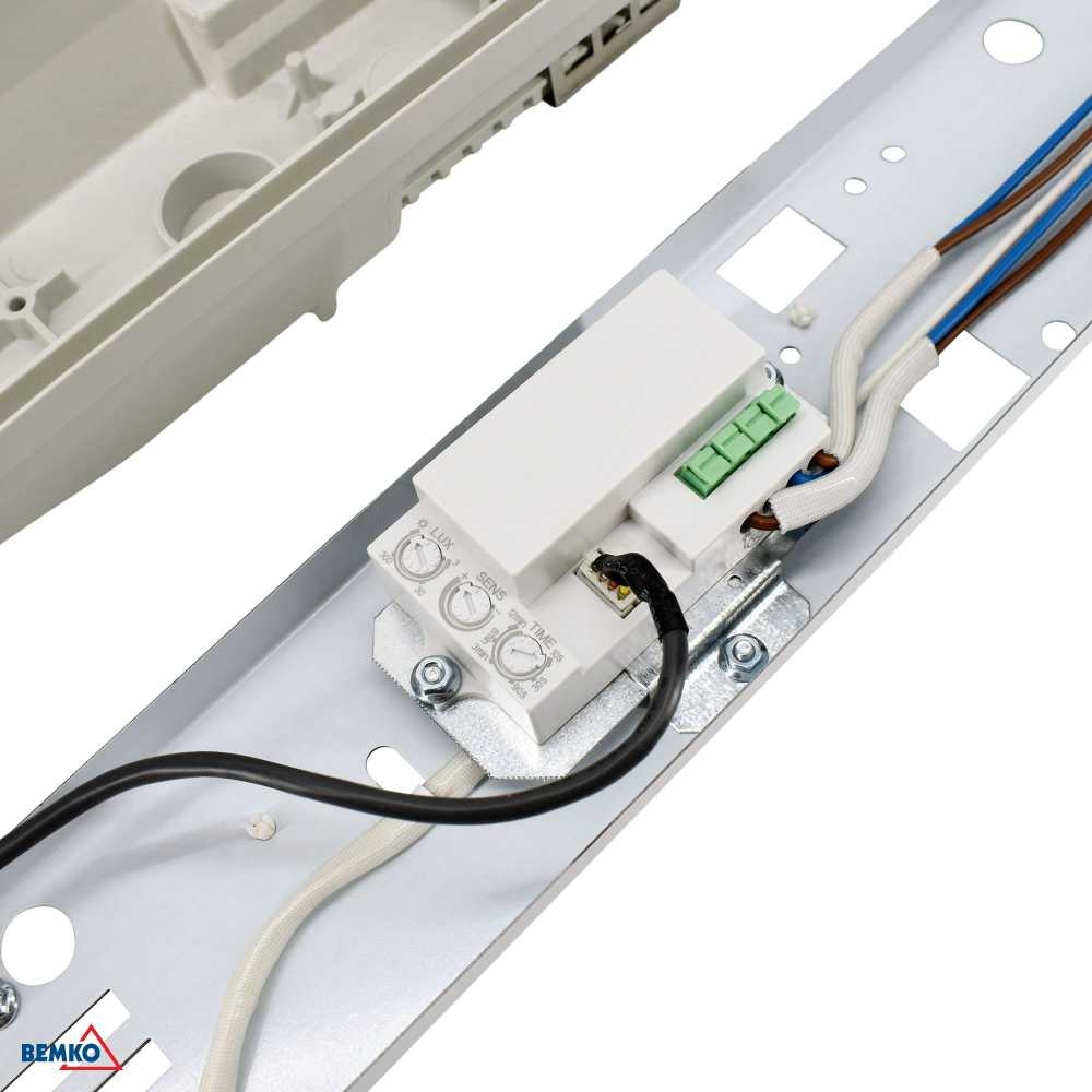 35W LED linijinis šviestuvas ARKOS 3, šviesiai pilkos sp., 4000K, IP66, 120°