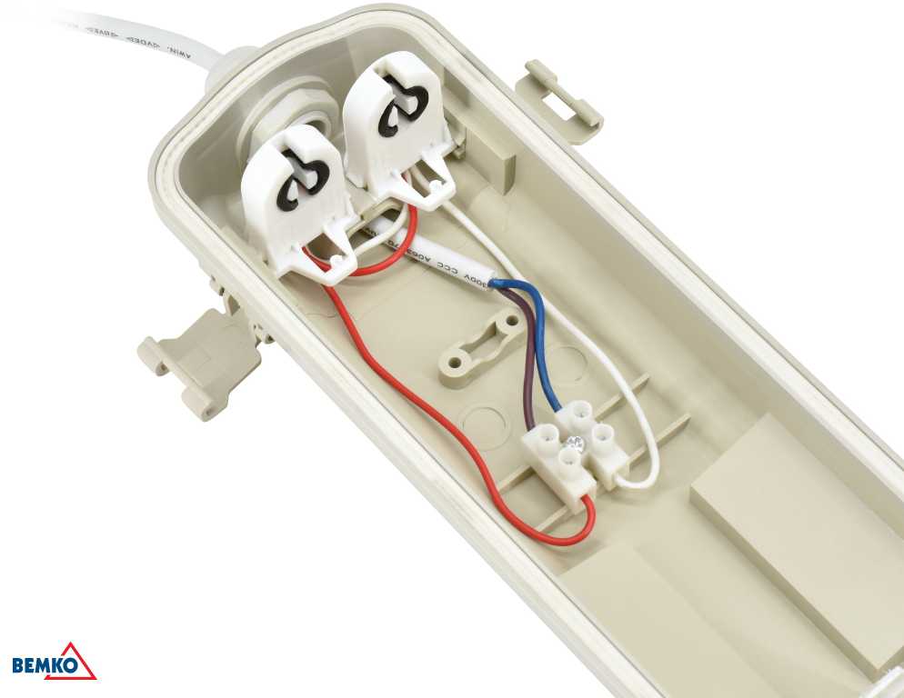 Kafler 36W LED linijinis šviestuvas AKWAR, 2xT8, baltas, 4000K, IP65, 120cm