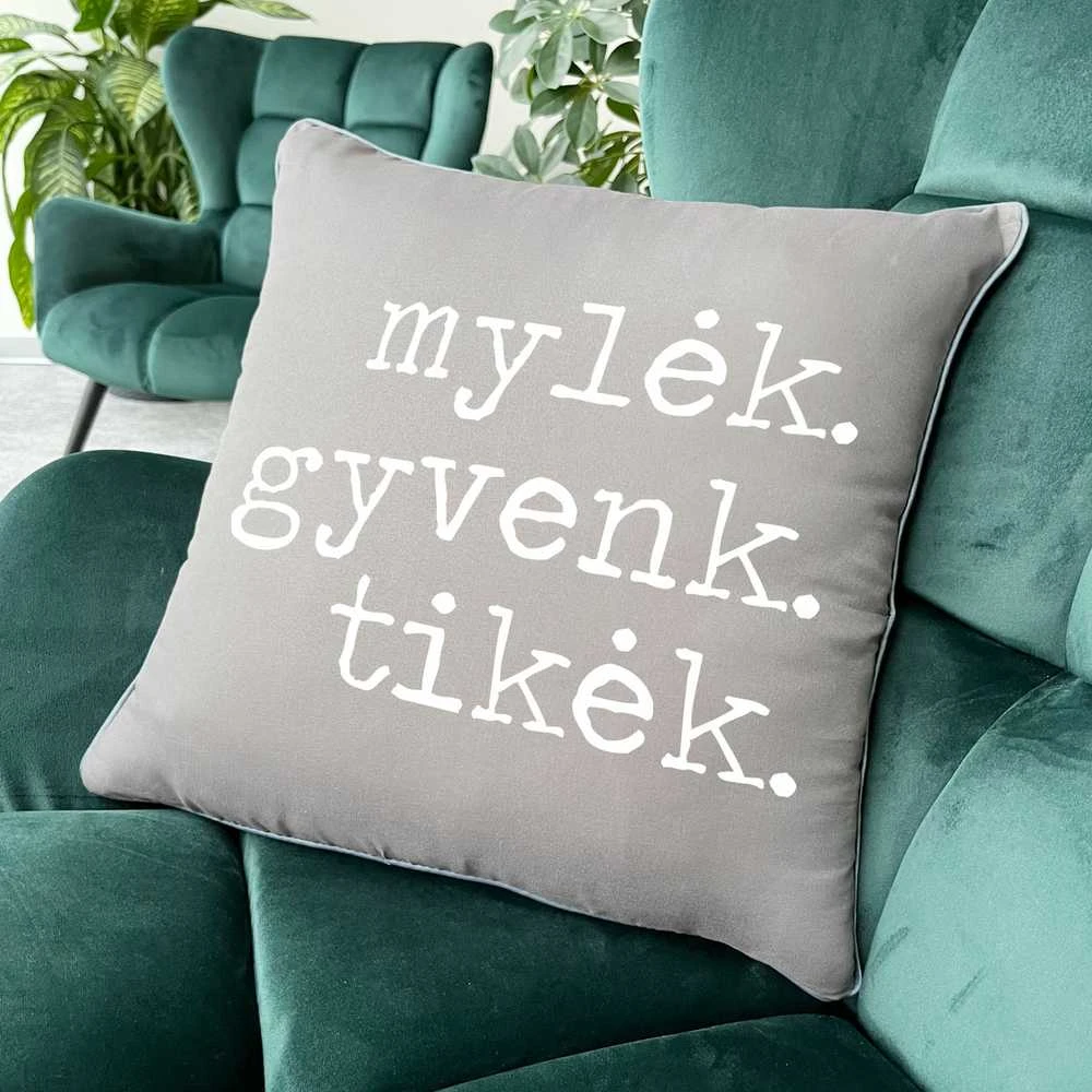 Dekoratyvinė pagalvėlė "Mylėk, gyvenk, tikėk"