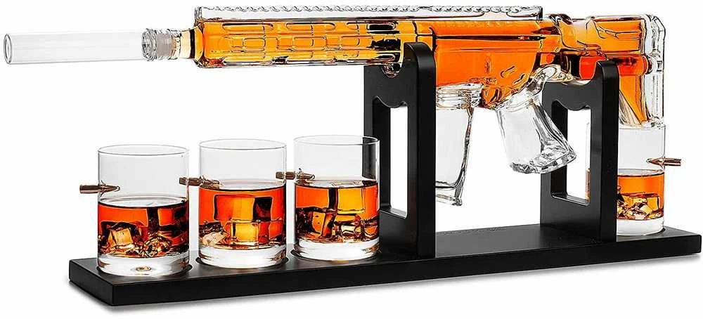 Ginklo formos grafino su stovu ir 4 stiklinių rinkinys "AR-15"