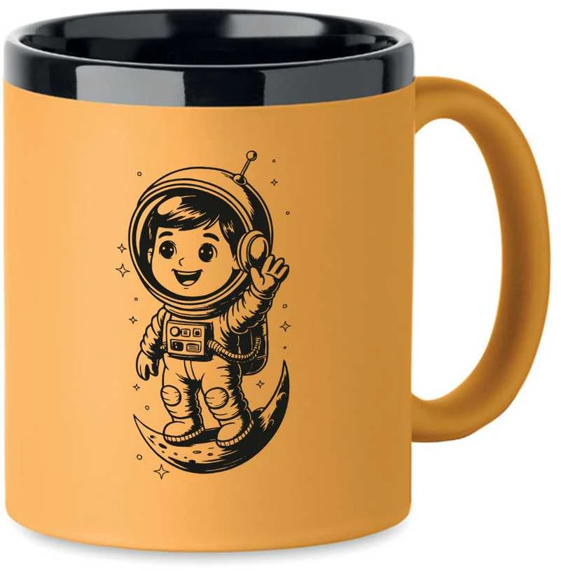 Graviruotas puodelis "He is an astronaut"