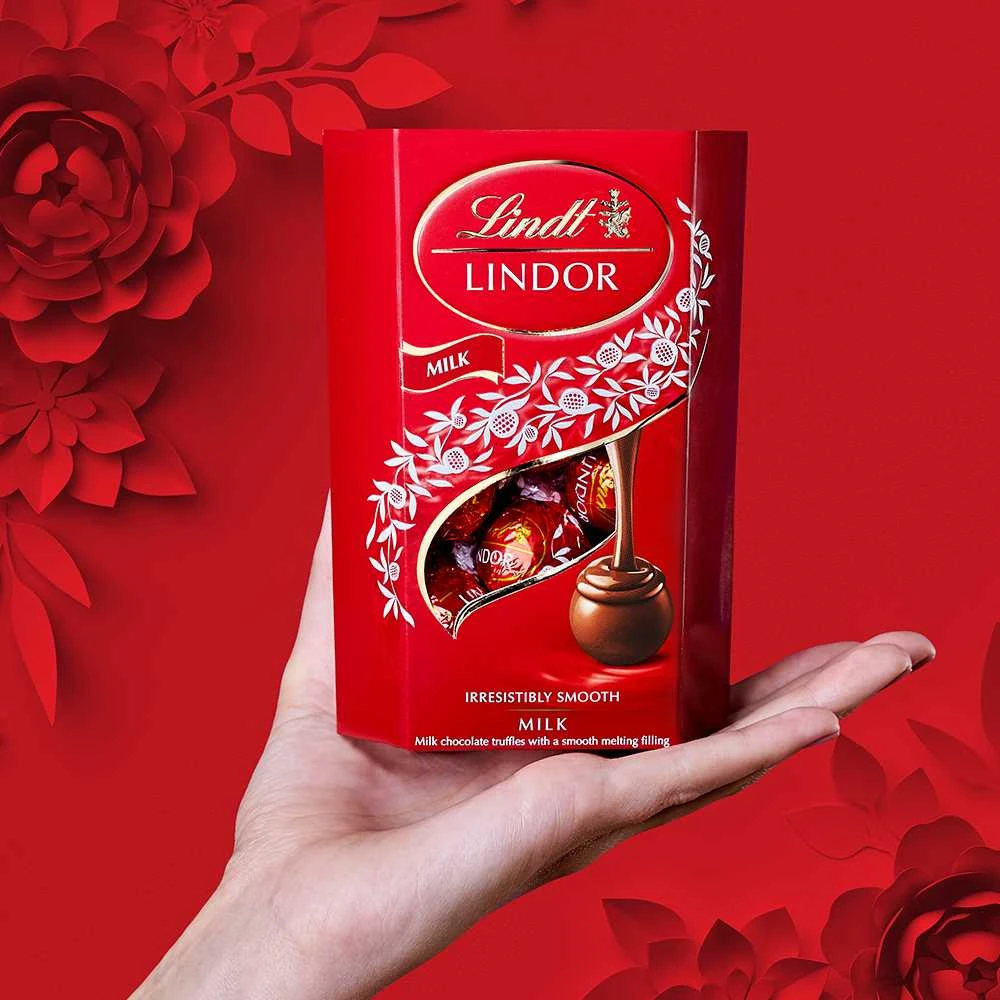 "LINDT LINDOR" pieninio šokolado rutuliukai, 200g