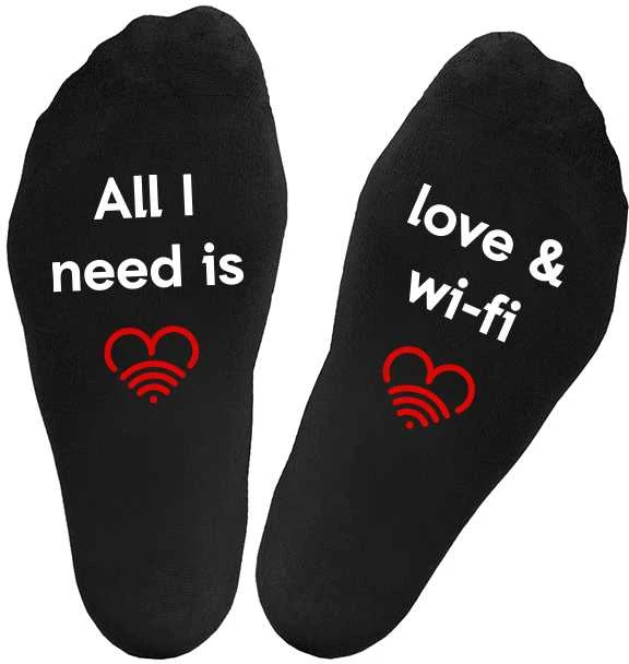 Moteriškos kojinės su spauda ant padų "Love & Wifi"