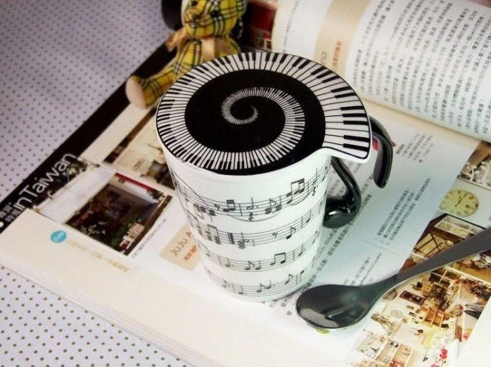 Giftworld Muzikinis puodelis "Natos"