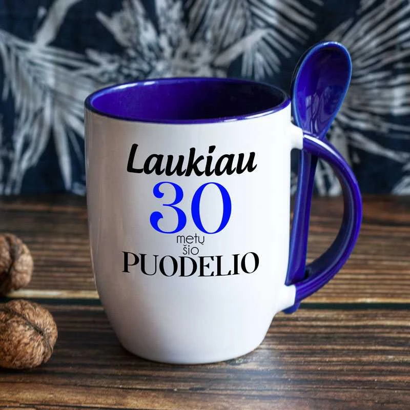 Puodelis su šaukšteliu "Ilgai laukiau šio puodelio" su pasirinktais metais