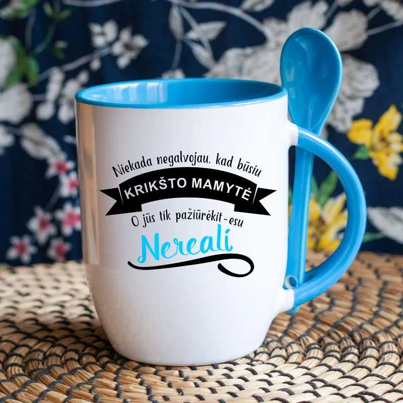 Puodelis su šaukšteliu "Nereali krikšto mamytė"