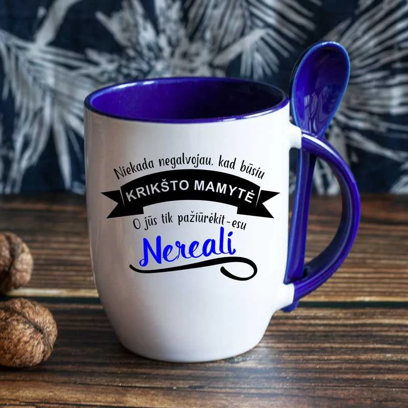 Puodelis su šaukšteliu "Nereali krikšto mamytė"