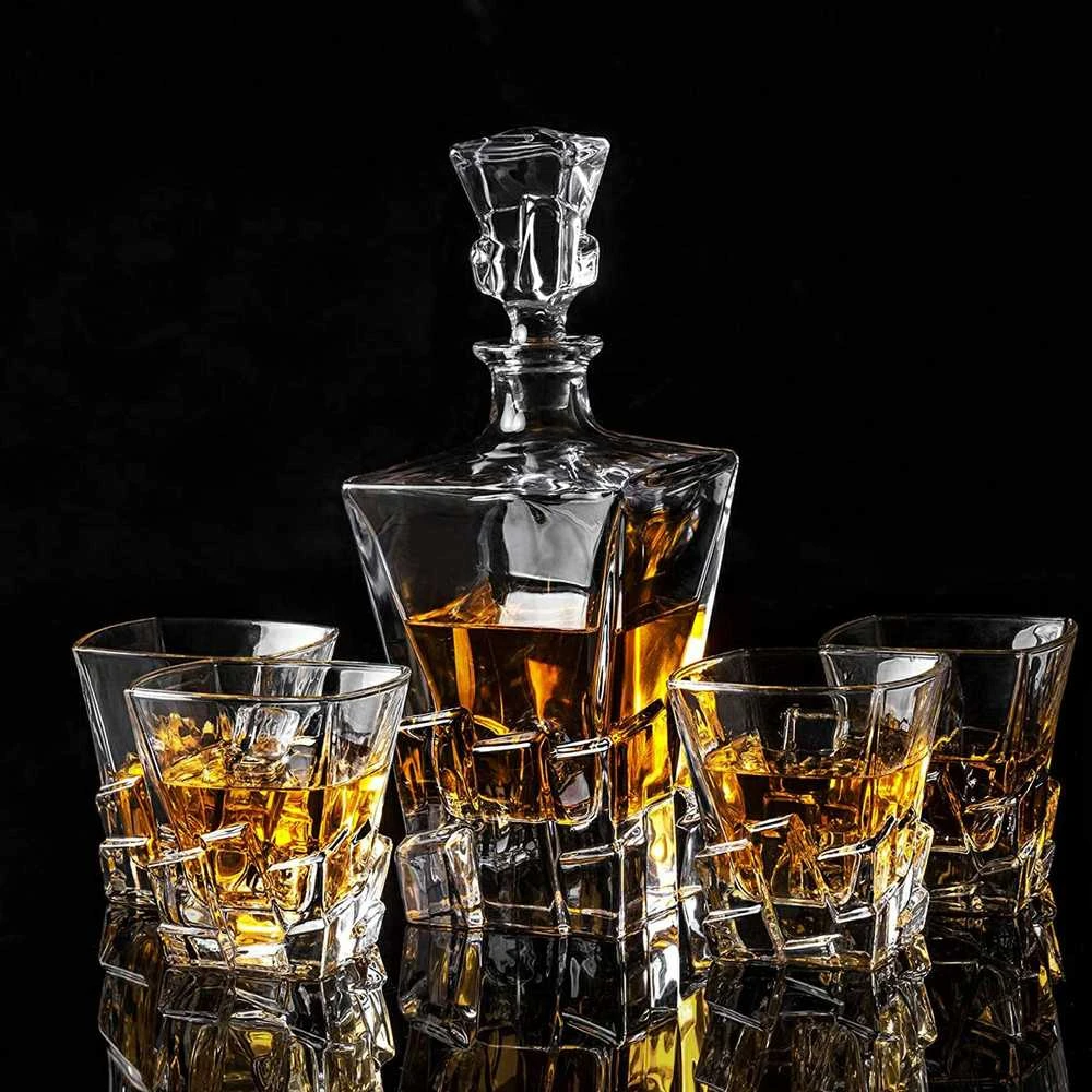 Viskio rinkinys medinėje dėžutėje "ELIXIR - tėčio mėgstamiausias viskis"