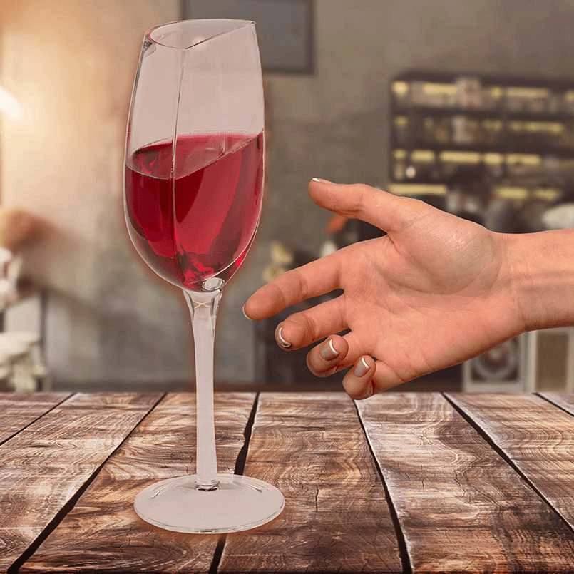 Vyno taurė "Half a Wine Glass"