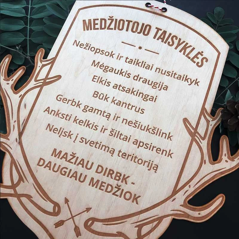 XL Graviruota medinė lentelė "Medžiotojo taisyklės"