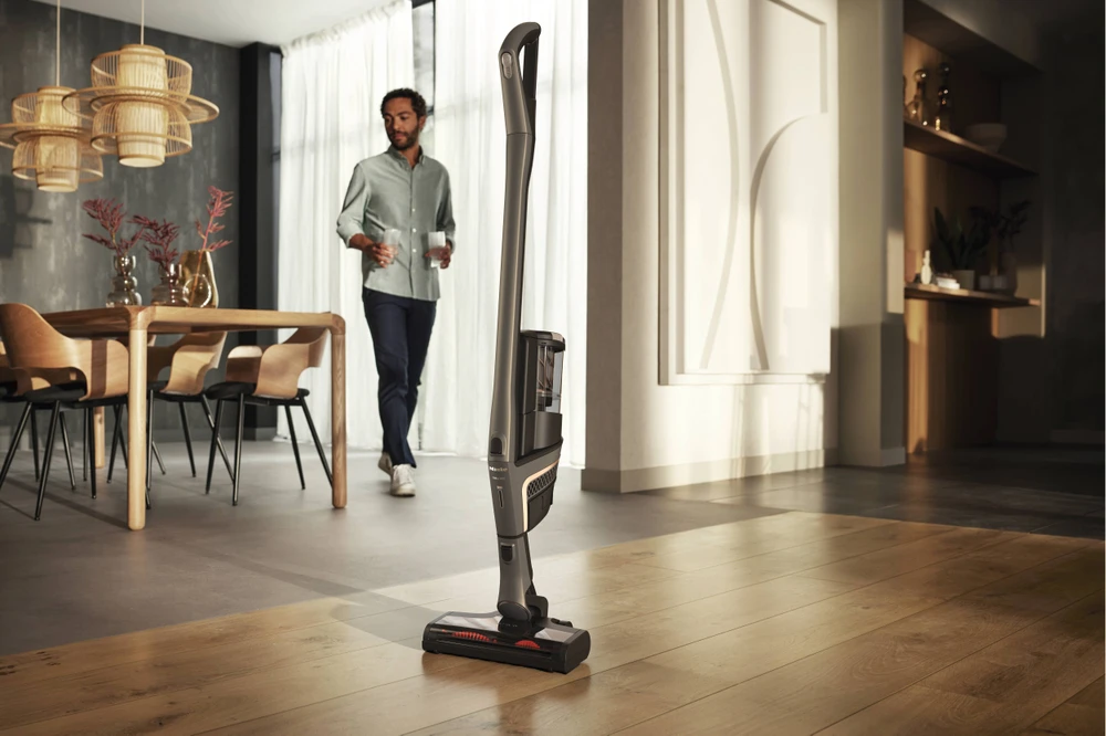 Dulkių siurblys Miele Triflex HX2 Infinity pilkas 125 Gala Edition aprašymas - Prekės nuotrauka Dulkių siurblys Miele Triflex HX2 Infinity pilkas 125 Gala Edition aprašymas - Prekės nuotrauka