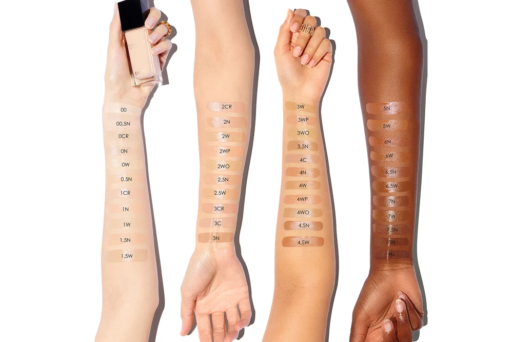 Dior Forever Skin Glow spindesio suteikiantis makiažo pagrindas, atspalvis: 0.5N Neutral, 30 ml