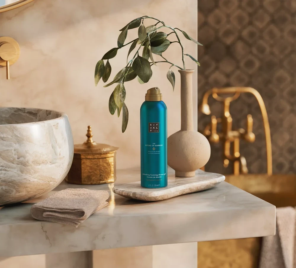 Kūno priežiūros ir namų kvapų rinkinys Rituals: The Ritual of Hammam (putojantis dušo gelis 200 ml + kūno kremas 150 ml + kūno losjonas 150 ml + kvapioji žvakė 140 g + kvapiosios lazdelės 70 ml + kosmetinė)