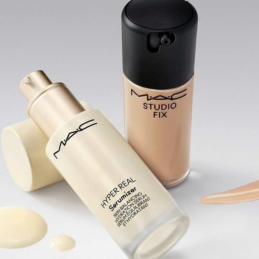 Matinis makiažo pagrindas MAC Studio Fix Fluid SPF 15 24HR Matte Foundation + Oil Control, spalva: NC35, 30 ml