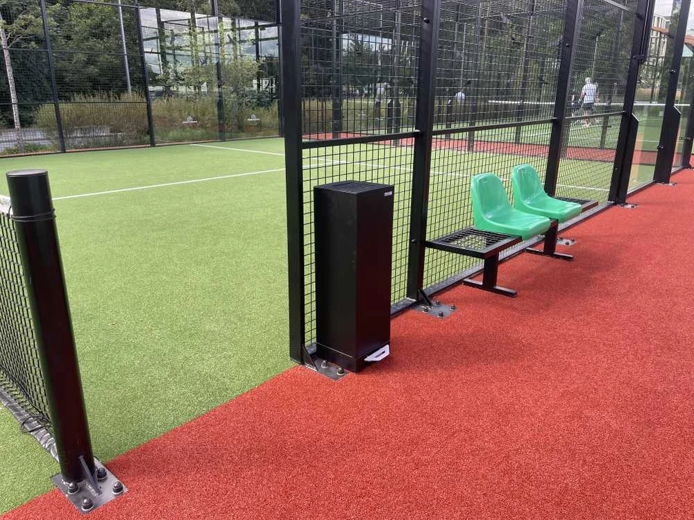 45 l metalinė šiukšlių dėžė su pedalu vidaus patalpoms ir laukui, juoda