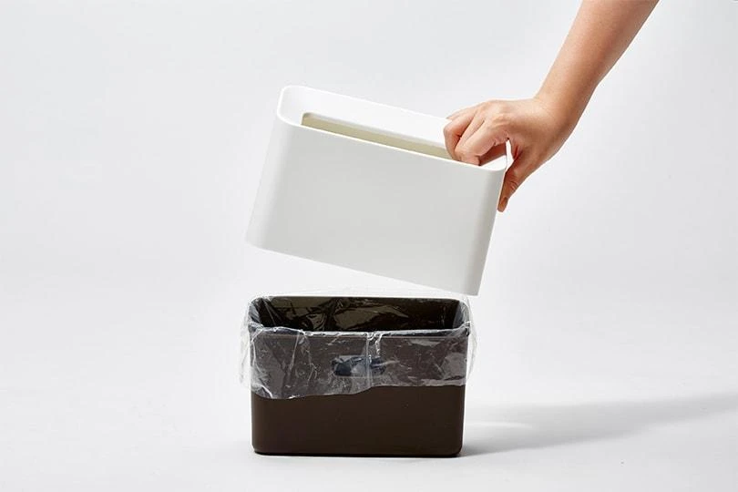 Japoniška stalo šiukšlių dėžė Ideaco Tubelor Cotton Trash, 1.7L, balta (matinė)