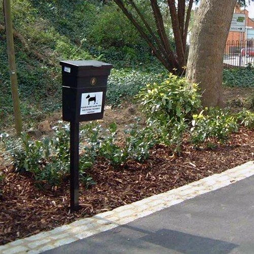 Keturkampė šiukšiadėžė šunų ekskrementams, 30 l, žalia