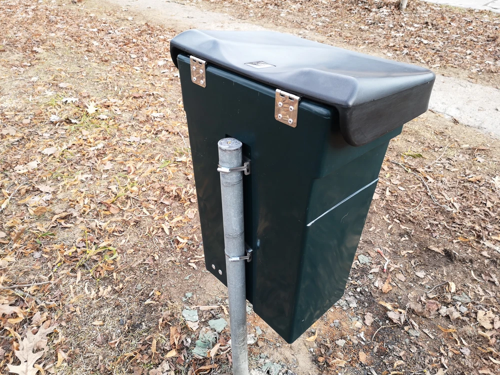 Pakabinama šunų ekskrementų šiukšliadėžė REGENT 50 Dog Waste Bin, 50 l, žalia