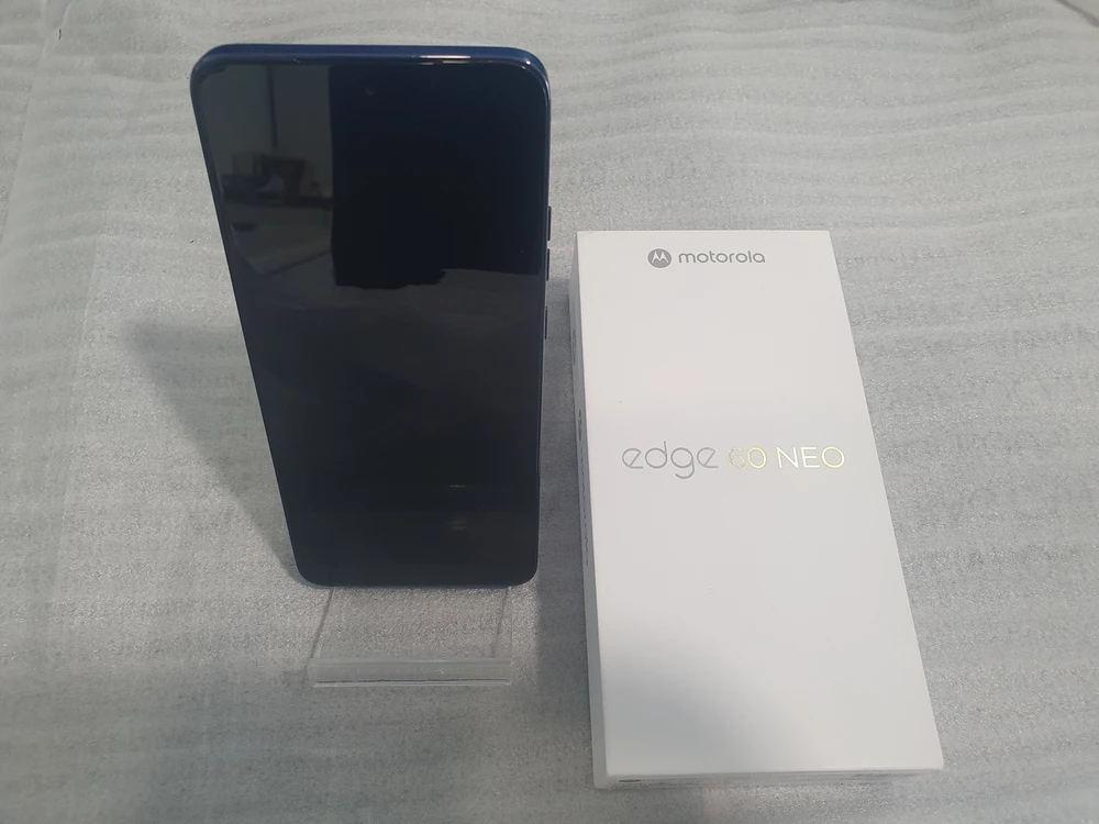 Išmanusis telefonas Moto Edge 60 Neo 12/256GB, Pilkas (Ekspozicinė prekė)