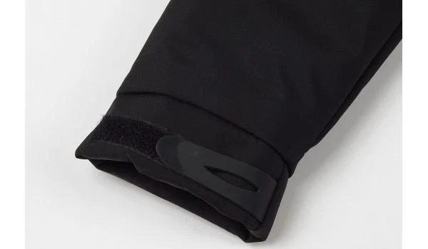 Šilta neperšlampanti Softshell striukė Pesso Otava, juoda