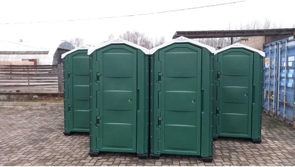 Plastikinis lauko tualetas Plast Form: surinktas SU PISUARU, žalias