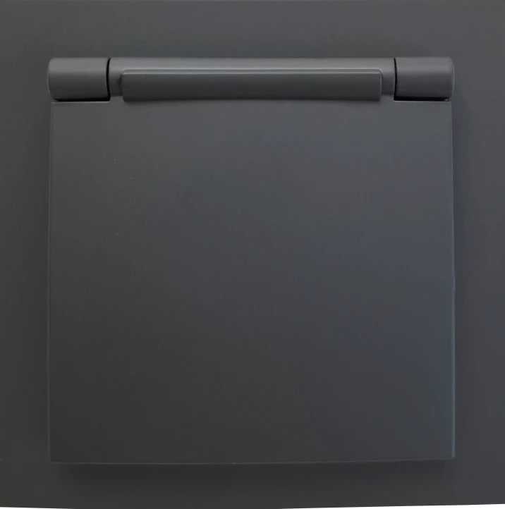 Tope Lighting Juodas kištukinis lizdas su dangteliu IP44 "BORA (su įžeminimu, be rėmelio)