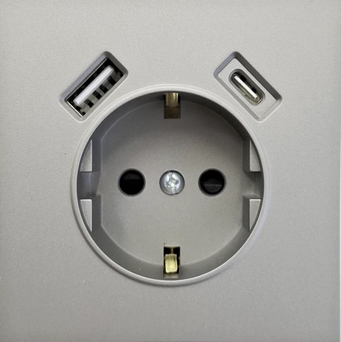 Tope Lighting Pilkas kištukinis lizdas su USB + TYPE C "BORA (su įžeminimu, be rėmelio)