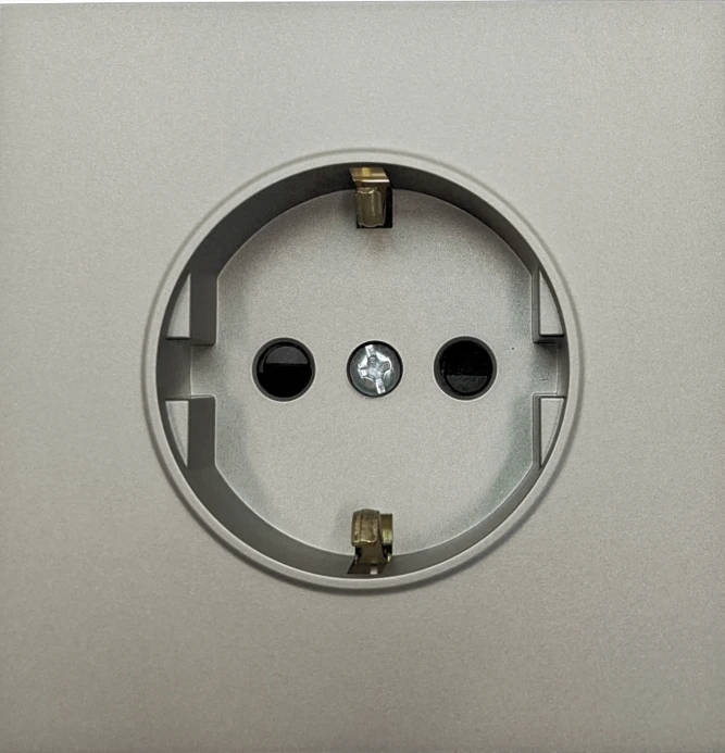 Tope Lighting Viengubas pilkas kištukinis lizdas "BORA" (su įžeminimu, be rėmelio)