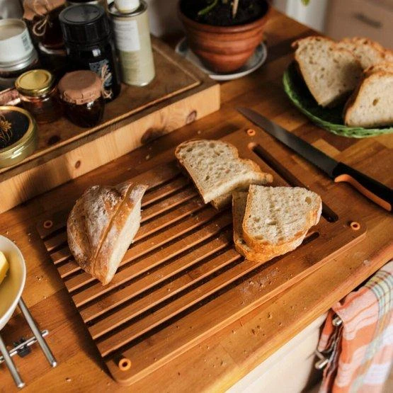 Fiskars Functional Form bambukinė lentelė duonai pjaustyti