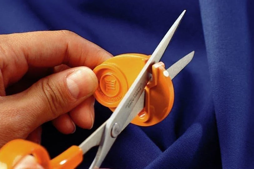 Fiskars žirklių galąstuvas Sewsharp