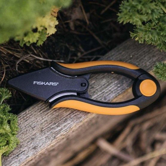 Fiskars Solid™ Žolelių kirpiklis (SP220) (1063326)