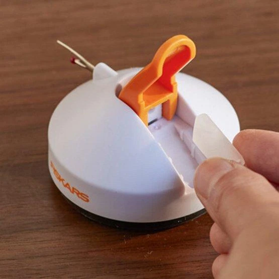 Fiskars Stalinis siūlių plėšiklis 1059563