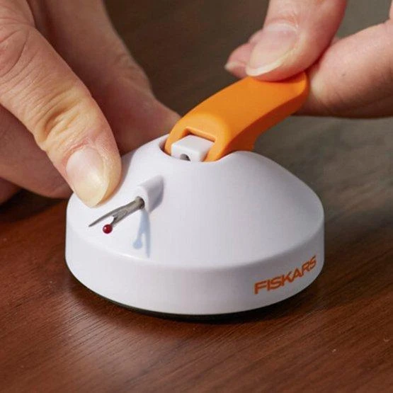 Fiskars Stalinis siūlių plėšiklis 1059563