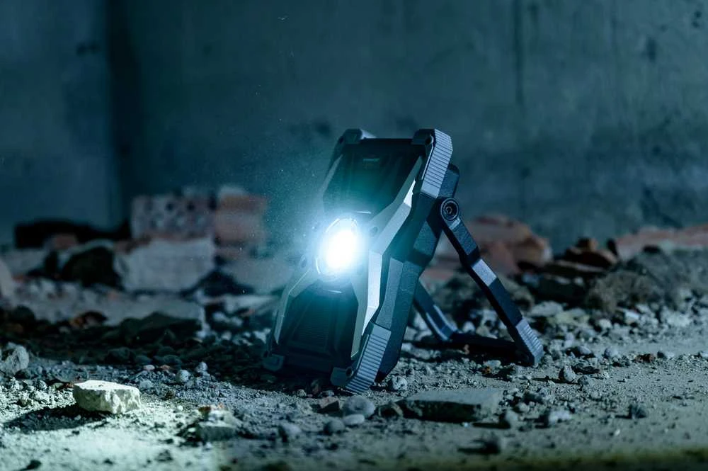 LED įkraunamas prožektorius RUFUS 3010 MA su Bluetooth ir garsiakalbiu - brennenstuhl ®