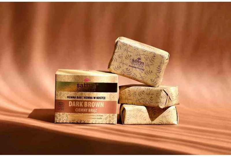 Augaliniai tamsiai rudi plaukų dažų kubeliai Henna Bar, Sattva Ayurveda, 3x80g