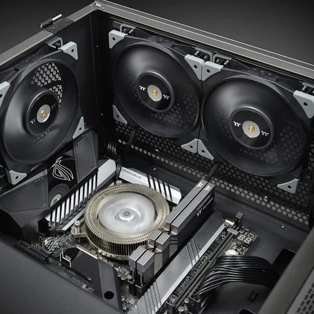 120 mm Thermaltake Toughfan 12 našumo ventiliatorius PWM 500-2000 aps./min – 1 pakuotė