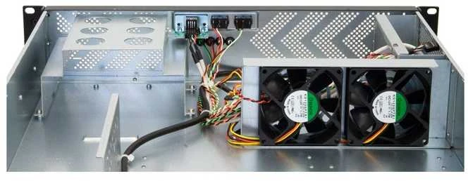 CHIEFTEC UNC-210T 2U dėklas juodas be maitinimo
