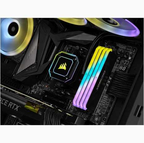 RAM Corsair Vengeance RGB RT Juodas 32GB Kit (2x16GB) DDR4-3200 CL16 DIMM atmintis