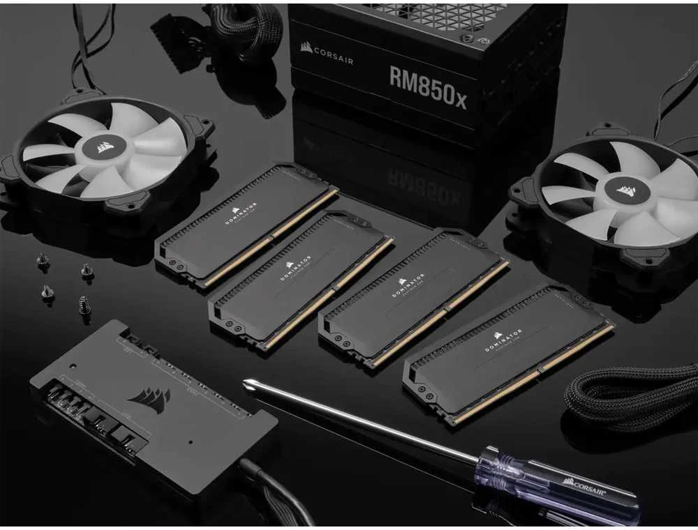 RAM Corsair Dominator Platinum RGB 32GB DDR5-6400 rinkinys (2x16GB), CL32