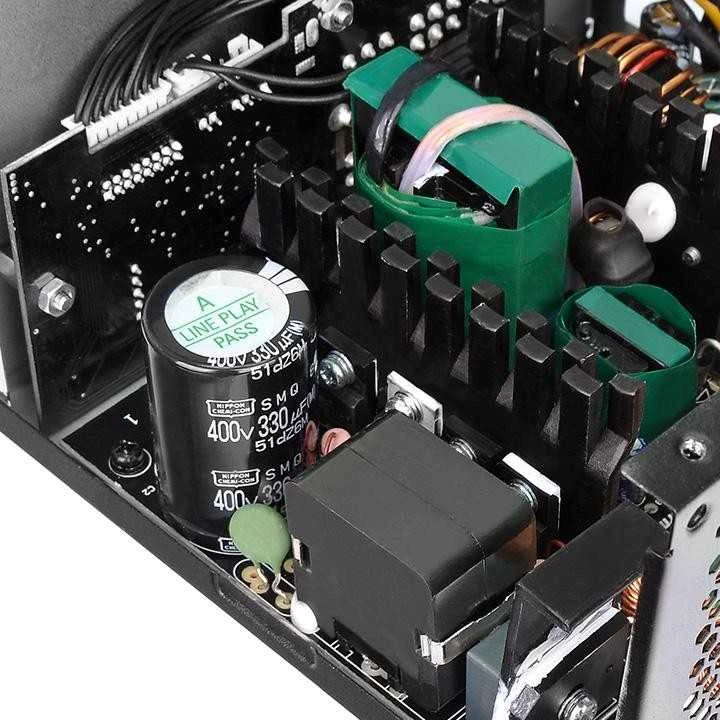 600W Thermaltake SMART DSP G 80+ Bronze Digital Kabelmanagement