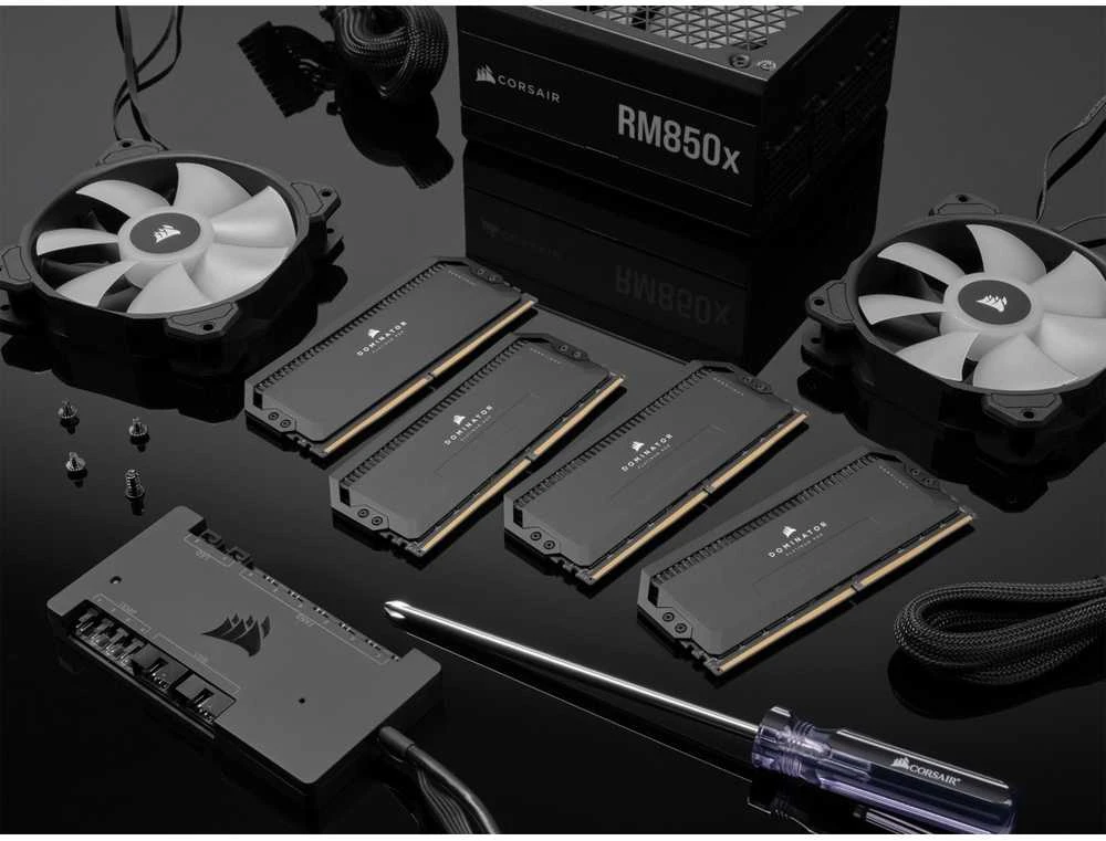 RAM 64 GB „Corsair DIMM 6600“ (2 x 32 GB) dvigubos atminties rinkinys (juodas. CMT64GX5M2B6600C32. „Dominator Platinium“. INTEL XMP)