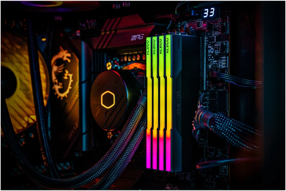 RAM Atmintis Klevv Cras V RGB, DDR5, 64 GB, 6000MHz, CL30 (KD5BGUA80-60A300G)