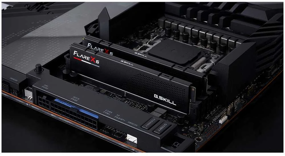 G.Skill Flare X5 DDR5 moduliai motininėje plokštėje