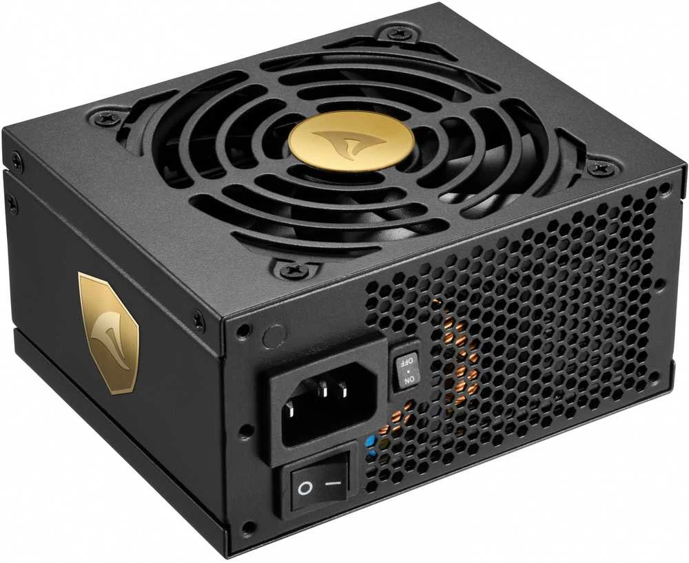 „Sharkoon Rebel P20 SFX 750W“, kompiuterio maitinimo šaltinis - juodas, 1x 12 kontaktų didelio galingumo jungtis, 2x PCIe, kabelių valdymas, 750 vatų