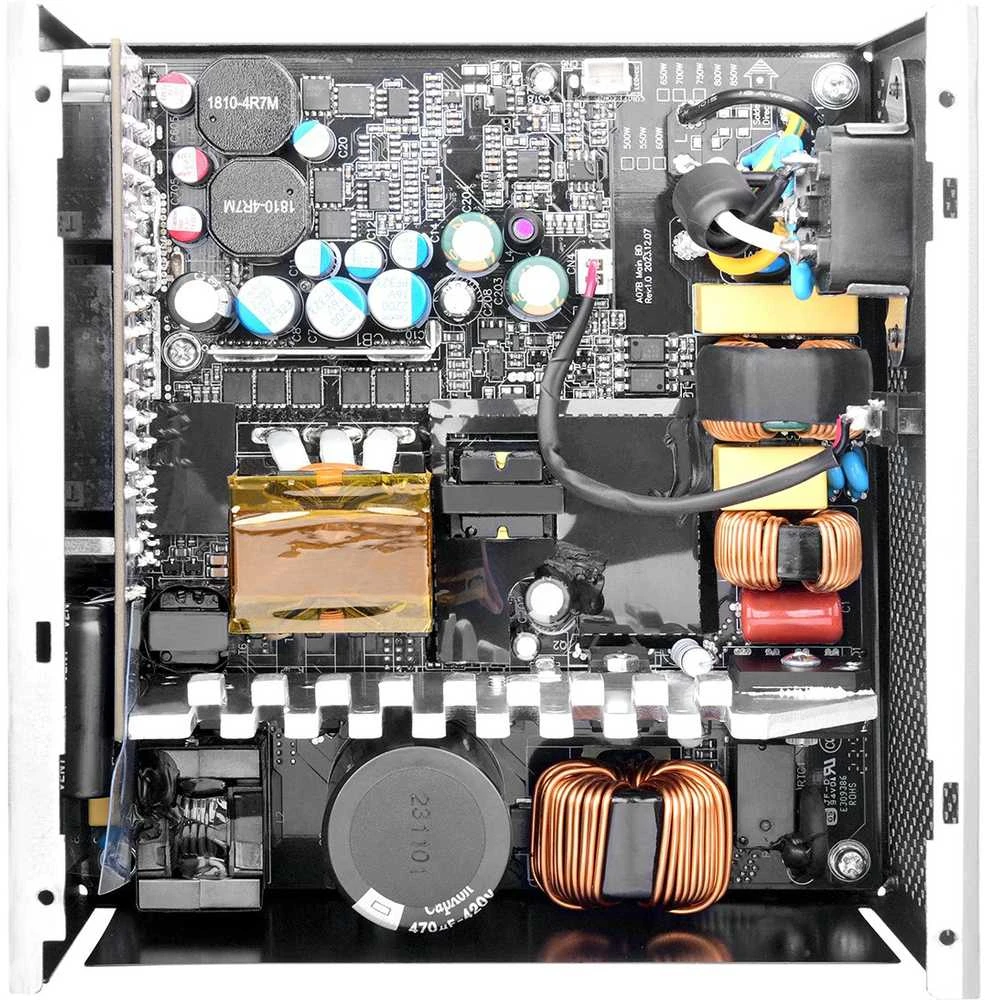 750 W Thermaltake Toughpower GT Snow