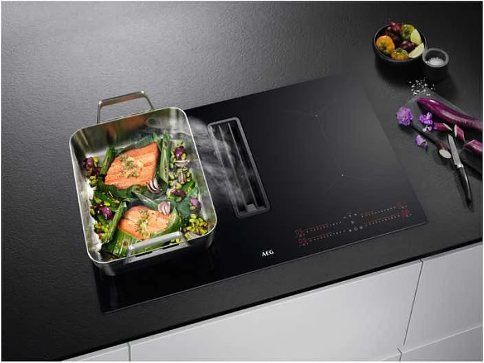 Indukcinė kaitlentė su integruotu gartraukiu AEG CCE84543CB, 80 cm