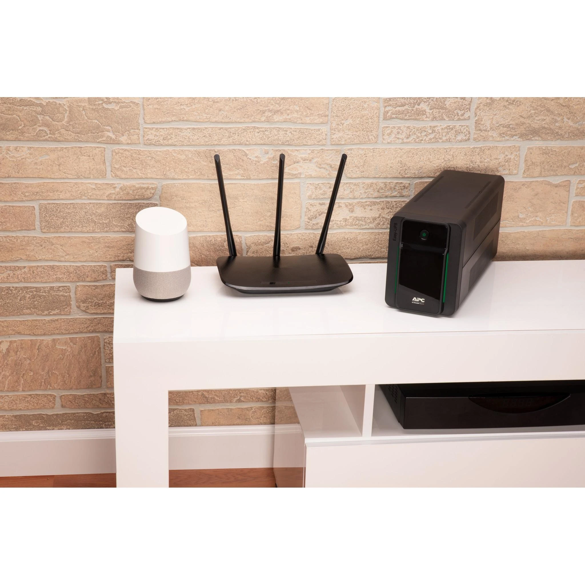 APC EASY UPS 900VA, 230V, AVR, SCHUKO SOCKETS